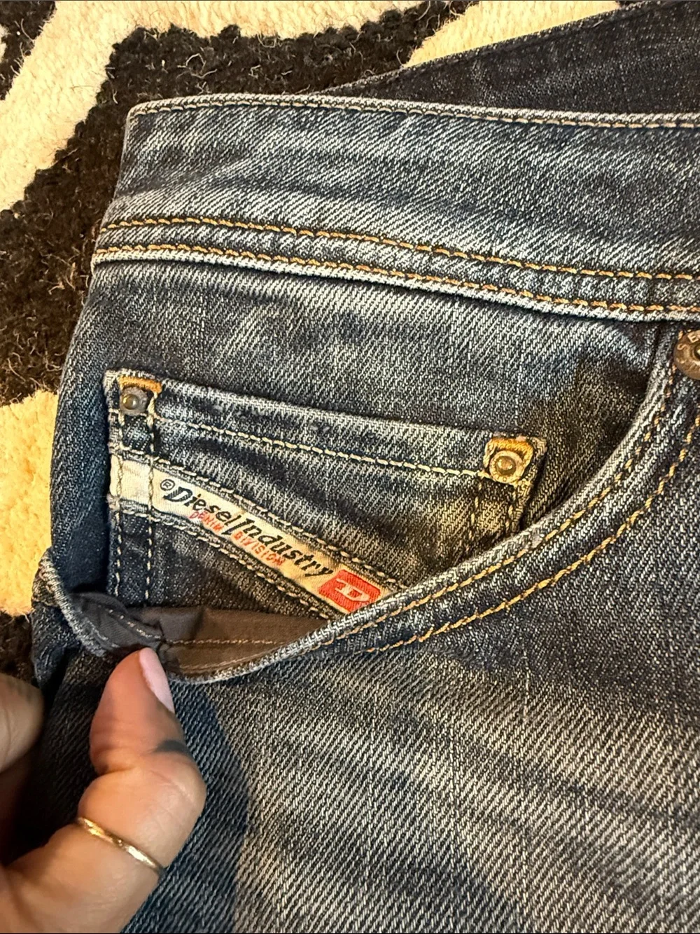 Mens Diesel Straight Leg Jeans in Medium Wash Blue- 33x30 (Safado) - Picture 9 of 11